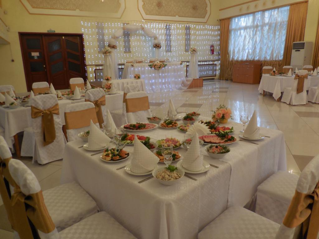 Ust-Kamenogorsk Hotel Ustʼ-Kamenogorsk Exterior foto