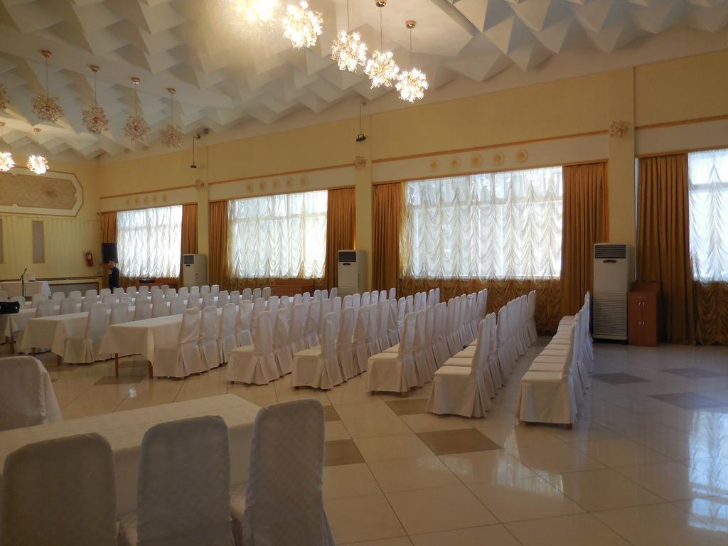 Ust-Kamenogorsk Hotel Ustʼ-Kamenogorsk Exterior foto