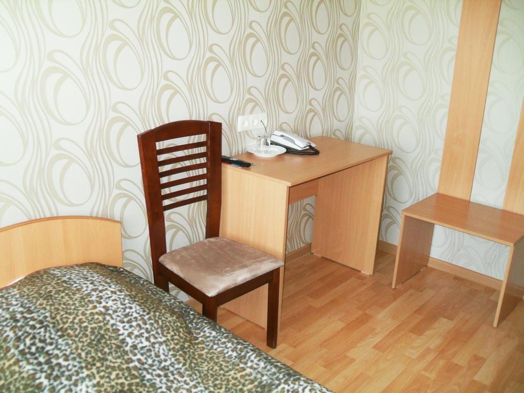Ust-Kamenogorsk Hotel Ustʼ-Kamenogorsk Quarto foto