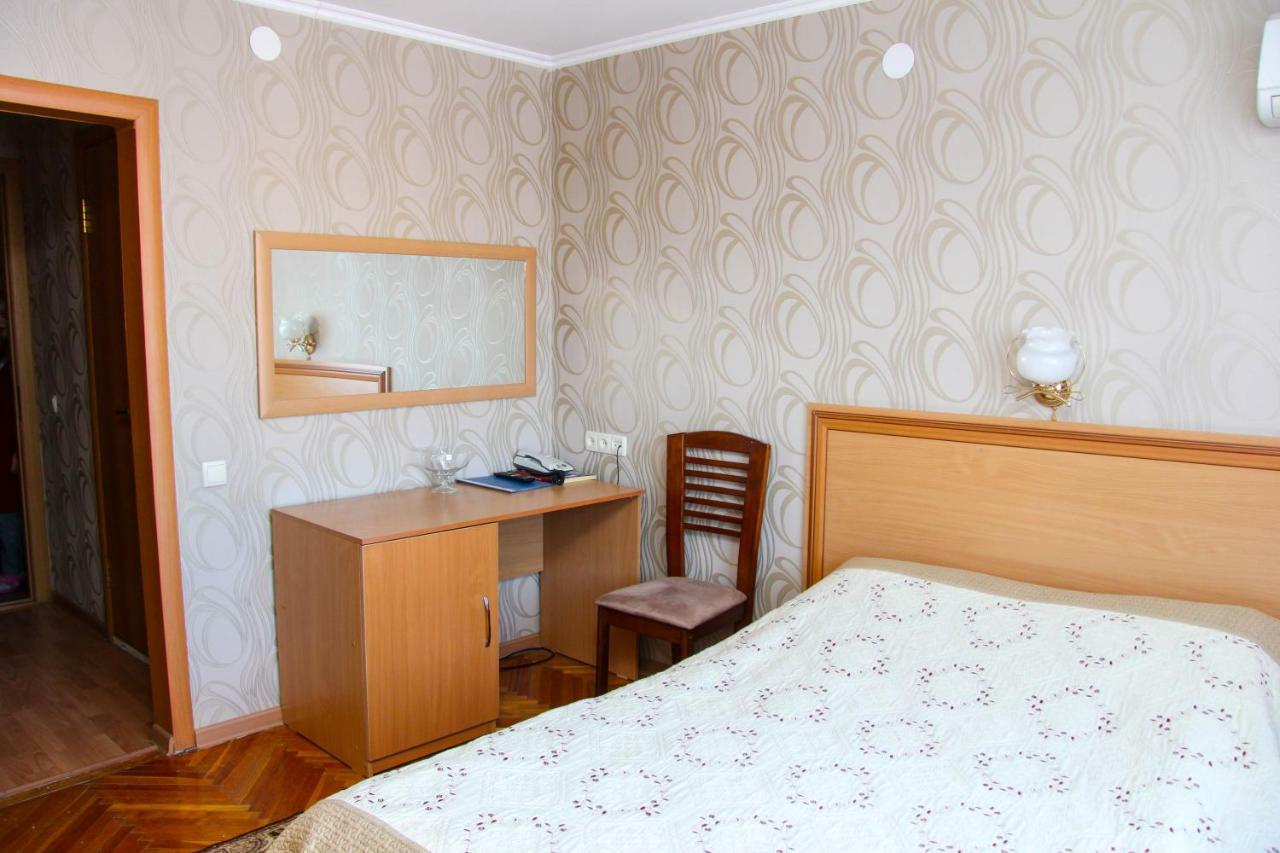Ust-Kamenogorsk Hotel Ustʼ-Kamenogorsk Exterior foto
